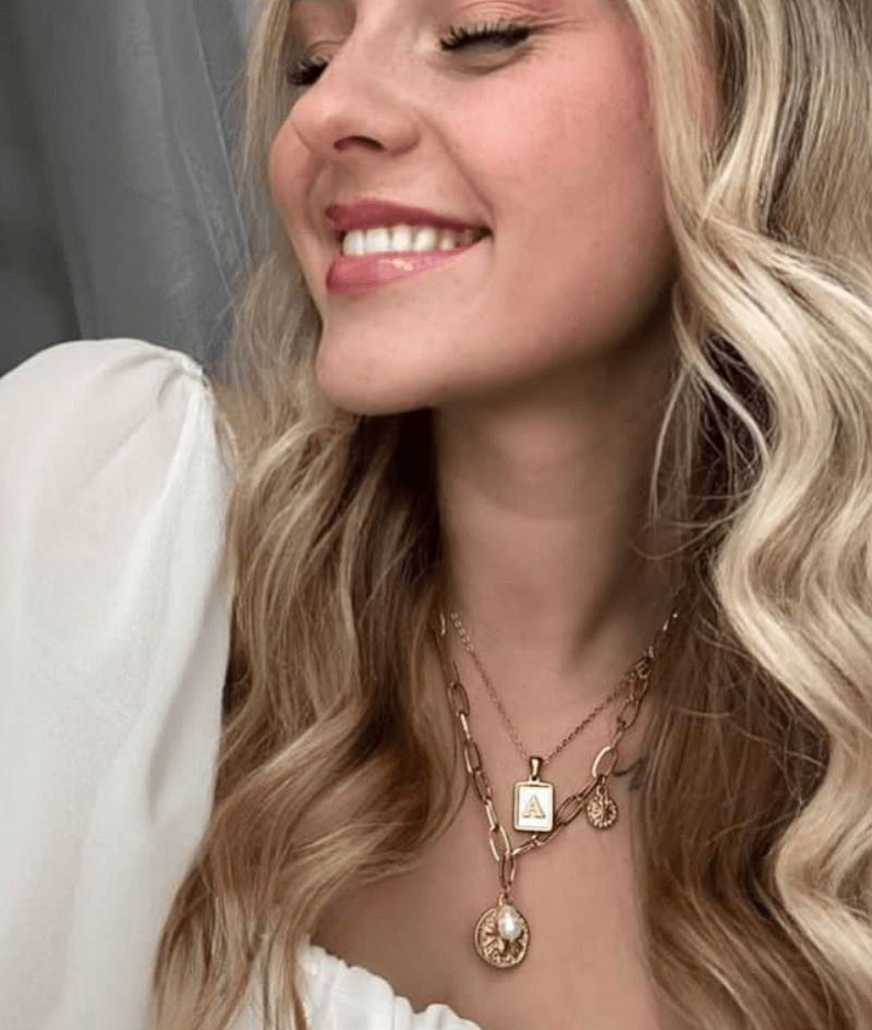 Outfit & wasserfester Schmuck: So kombinierst du richtig